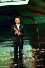 组图：李康生凭《郊游》获最佳男主角