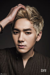 高清组图：韩团NU'EST冬季写真大秀美少年范儿