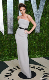 组图：贝嫂时尚进化史：脸靓身材正万事足