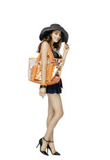 高清组图：杰西卡-戈麦斯泳装写真秀傲人曲线