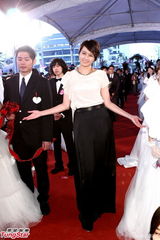 组图：梁咏琪“我爱你”挂嘴边 婚后甜蜜不生子