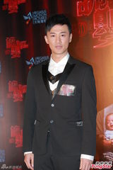 高清组图：吴千语叹没空庆生 与林峰情侣同台