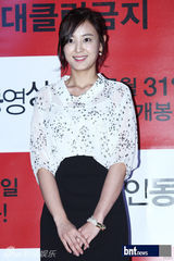 组图：朴宝英江星等出席新片《不明影像》首映会