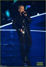 组图：阿姆获最佳嘻哈歌手奖 淡定发言未见兴奋