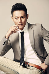 组图：刘冠翔个人写真 睿智男士尽显儒雅气质