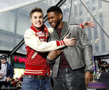 组图：贾斯汀-比伯献唱今日秀亚瑟小子同台助阵