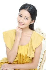 组图：颖儿最新写真曝光 长发披肩笑容明艳