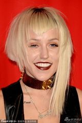 组图：说唱女歌手Candy爆乳抢镜 烈焰红唇送吻