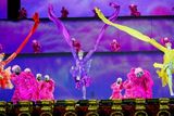 高清组图：双拥晚会 女子集体舞《万紫千红》