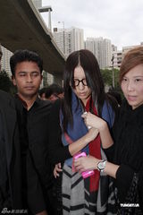 组图：陈嘉桓赴警署报案 正咨询内地法律意见