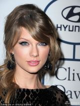 组图：斯威夫特派对变小野豹 透视短裙秀美腿