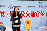 幻灯图：卫兰官恩娜分获香港湾仔交通安全之星