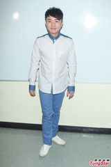 组图：钱嘉乐汤盈盈秀恩爱 人妻梁靖琪同场亮相