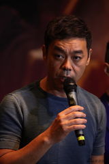 组图：众主创现身《逃出生天》活动现场