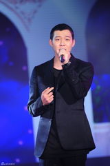 左撇子节盘点娱圈左派 朱莉汪涵在列