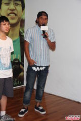 组图：张震岳发新辑个性豪放：不喜欢的别买