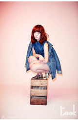 组图： 韩组合两个月成员金艺林写真秀都市范儿