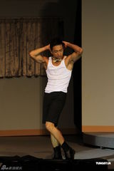 组图：《虾仔爹地》首演落幕 刘德华友情客串