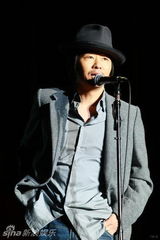 高清：长阳音乐节第2日 谢天笑重奏国歌左小掀高潮