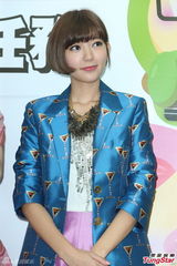 组图：郭雪芙怕网友抵制 哀求：请大家支持