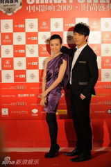 幻灯集：时尚盛典颁奖众星云集 不惧严寒斗礼服