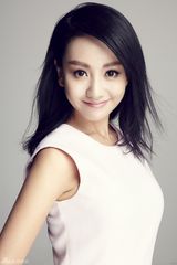 组图：杨蓉白裙写真温暖笑容清新来袭