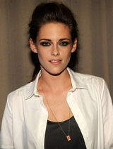 组图：斯图尔特烟熏妆亮相《在路上》纽约放映