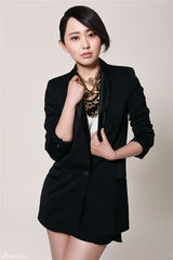 组图：孙耀琦全新写真 大秀美腿气场十足