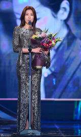 组图：KBS演技大赏金惠秀时隔10年重夺大奖