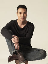 组图：李君峰大片造型多变尽显型男魅力