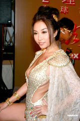 高清图组：《3D肉蒲团》开拍记者会 雷凯欣性感抢镜