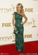 组图：艾美奖红毯 布鲁克-安德森闪片礼服绿野仙踪