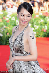 组图：《赛德克-巴莱》首映 徐若瑄露背礼服性感