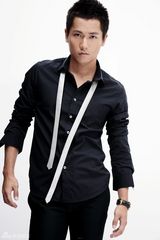 幻灯图：新晋小生刘科半裸拍写真 蓄势全面出击