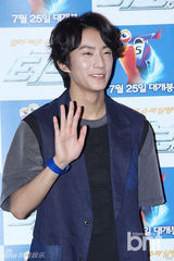 组图：韩团B1A4助阵动画片《Turbo》试映会