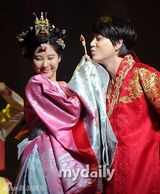 组图：SJ圭贤徐贤演绎《月亮怀抱太阳》帝妃恋