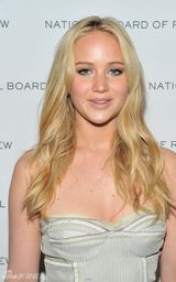 国家评论协会奖晚宴 贝尔和阿弗莱克夫妇亮相(组图)