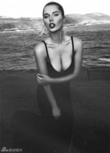 组图：海伦-弗拉纳根新写真秀豪乳丰唇