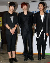 高清组图：金范任韩流宣传大使 委任式亮招牌笑容