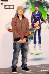 组图：侧田避忌女生怕被女友骂 否认与曹格玩4P 