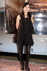 组图：郑欣宜自曝抗拒穿泳衣 透露狂吃朱古力减压 