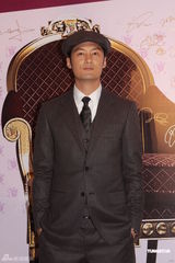 组图：艺人杰出表现奖落幕 谢霆锋薛凯琪夺影帝影后