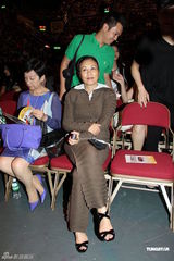 组图：《虾仔爹地》首演落幕 刘德华友情客串