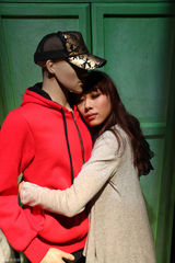 组图：《吉祥公寓》精美宣传照 主创演绎悬疑爱情