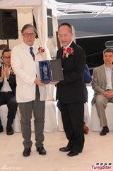 高清组图：霍震霆被问郭晶晶怀孕传闻笑而不语