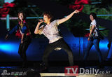 组图：FTIslandBEAST等参加2012和平演唱会