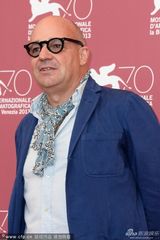 组图：《大环形路》发布 导演吉安弗兰科搞怪