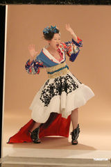 组图：王菀之10月首开个唱 穿和服演绎狂野