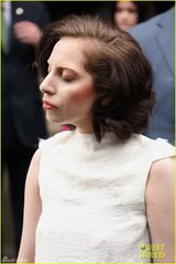 组图：Gaga泪痕妆真空凸点疑胸部下垂