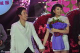 组图：邹凯上电视节目惊喜求婚 陈一冰谢娜微笑祝福